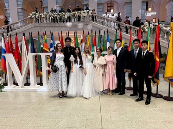 Международный Кремлевский благотворительный кадетский бал